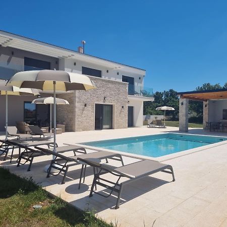 Luxury Villa Serena 2022 - With Heated Pool Cukrici Εξωτερικό φωτογραφία