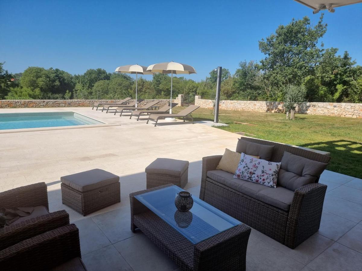 Luxury Villa Serena 2022 - With Heated Pool Cukrici Εξωτερικό φωτογραφία