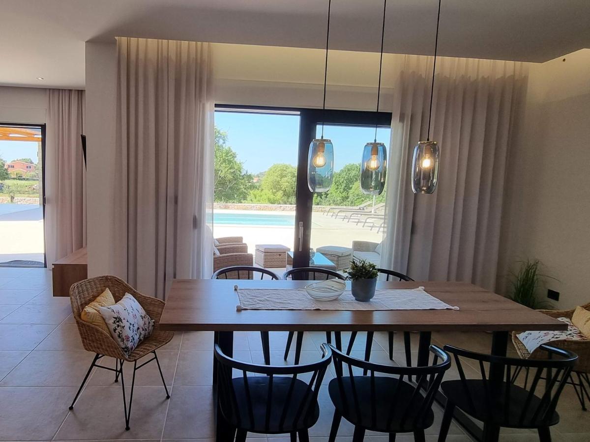 Luxury Villa Serena 2022 - With Heated Pool Cukrici Εξωτερικό φωτογραφία
