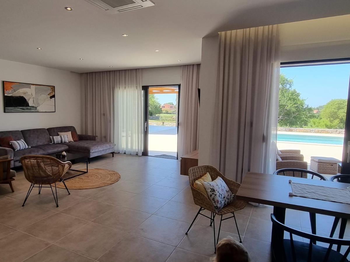 Luxury Villa Serena 2022 - With Heated Pool Cukrici Εξωτερικό φωτογραφία