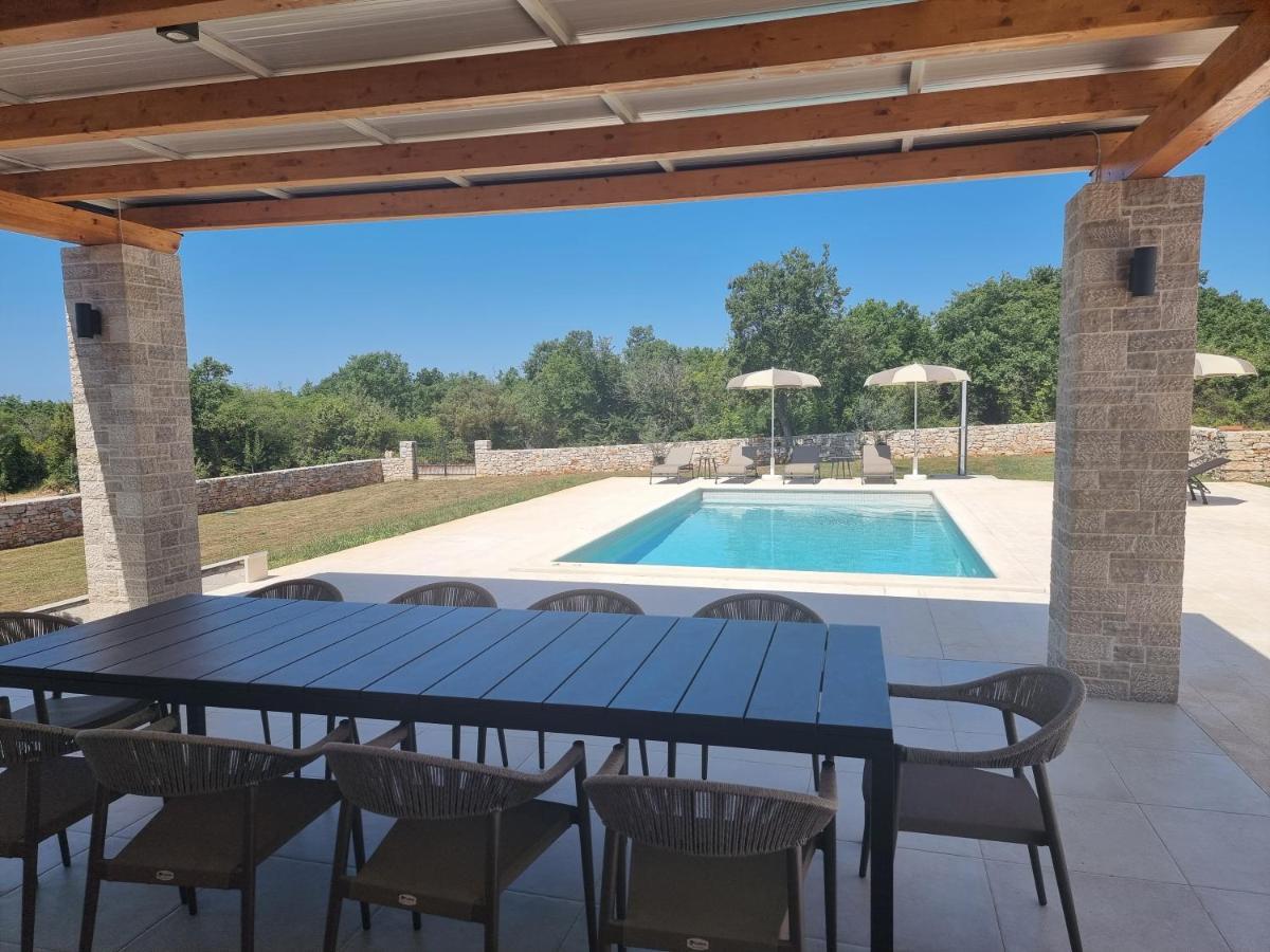 Luxury Villa Serena 2022 - With Heated Pool Cukrici Εξωτερικό φωτογραφία