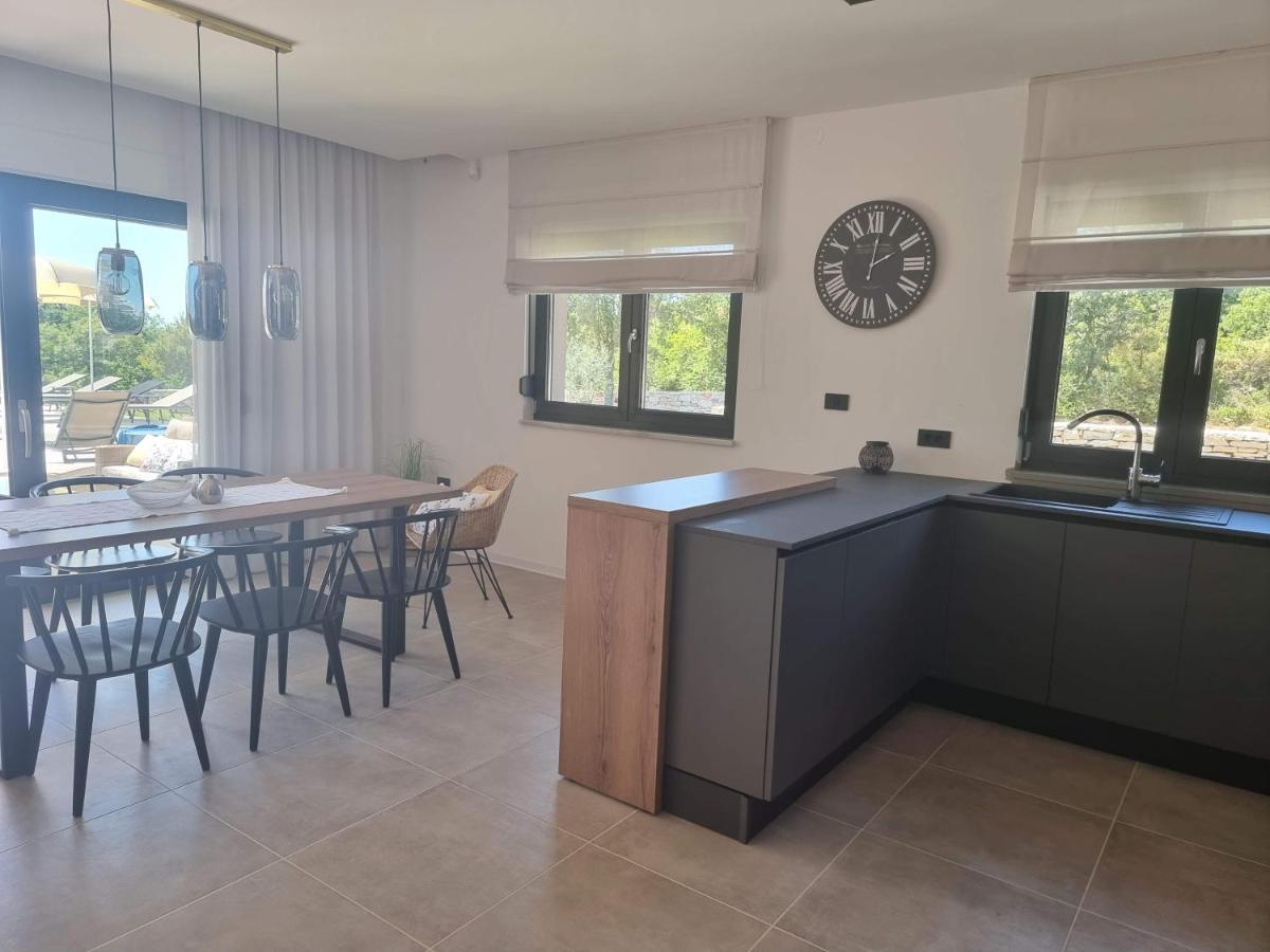 Luxury Villa Serena 2022 - With Heated Pool Cukrici Εξωτερικό φωτογραφία
